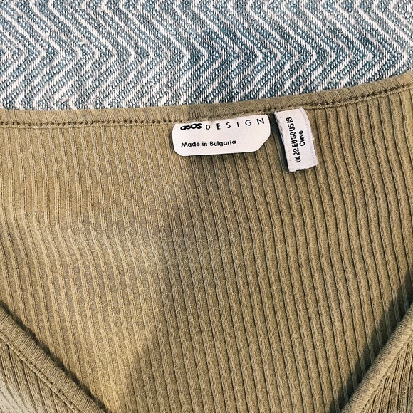 ASOS LONG SLEEVE CROP TOP - Picture 4 of 4